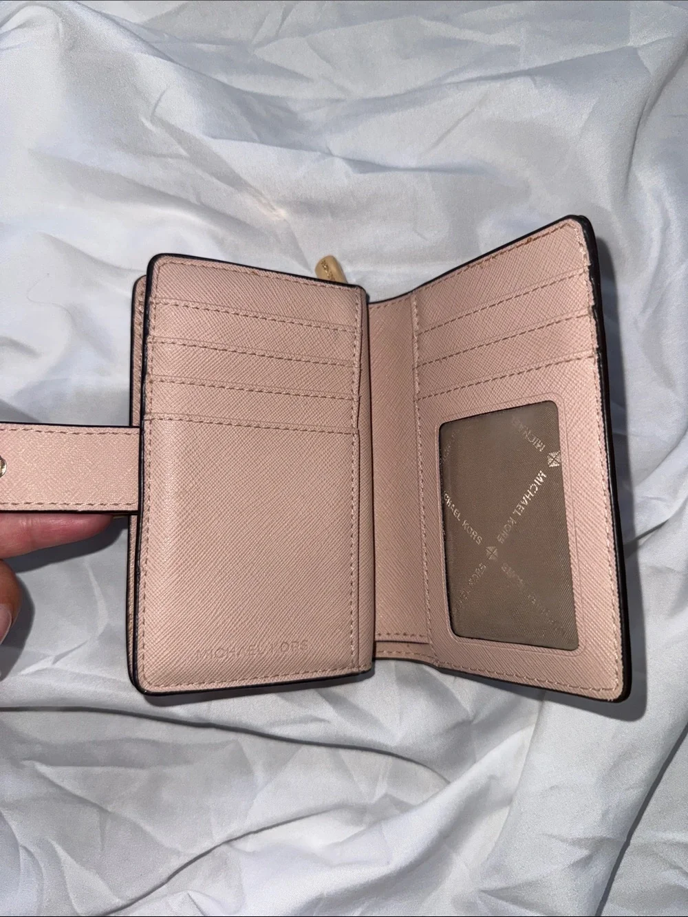 MICHAEL KORS MEDIUM LEATHER WALLET